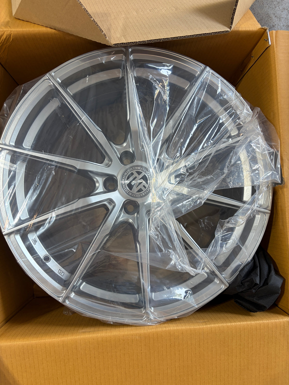 20x9 5x112 Tekniform Style 027 (PAIR)